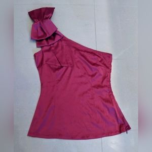 Size XS Costa Blanca magenta bow satin one shoulder top